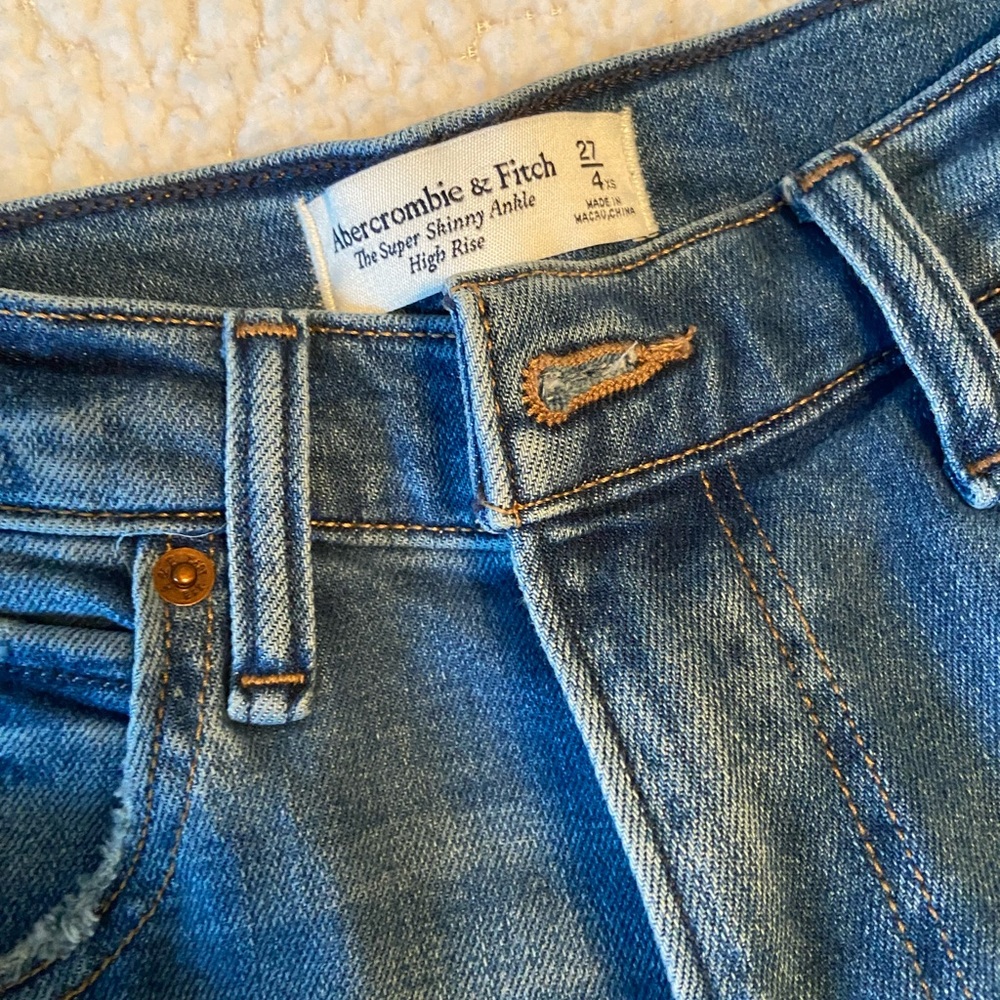 Abercrombie & Fitch - Super Skinny Ankle High Rise - 4 XS/27